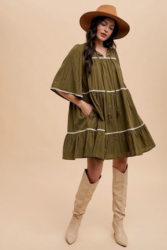 Tassel Contrast Trim Tie Neck Half Sleeve Tiered Dress – Bohemian Tassel Details, Contrast Trim, and Tiered Design for a Flowing, Feminine Look