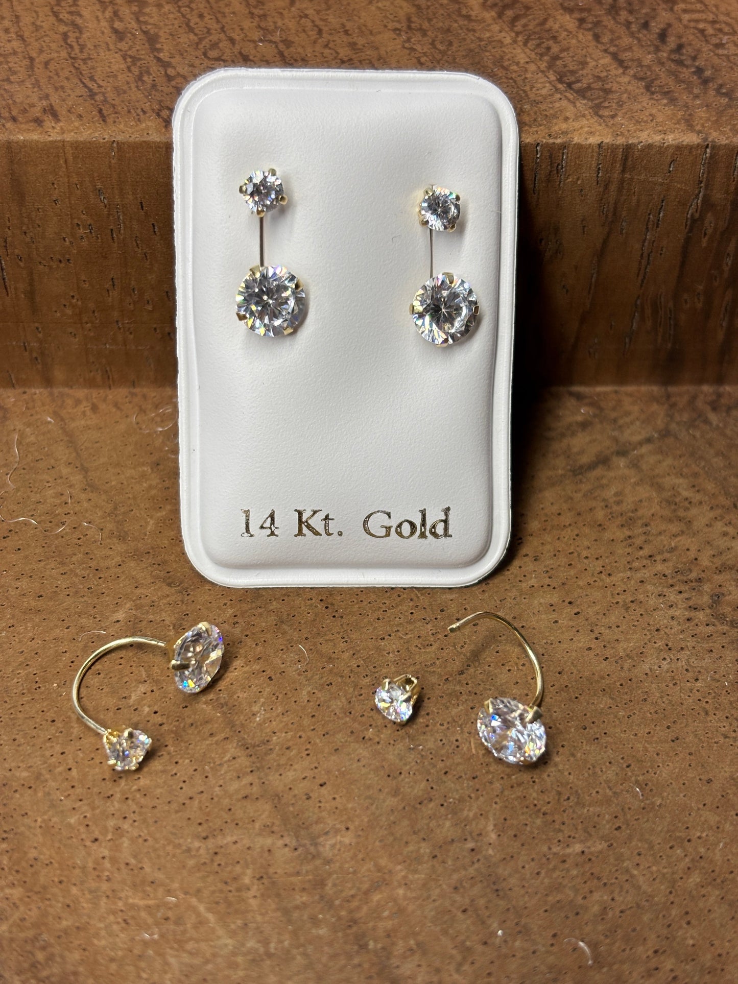 14K Solid Gold Curb Stud Earrings – Telephone Style, Screw Back | Aretes de oro sólido 14K