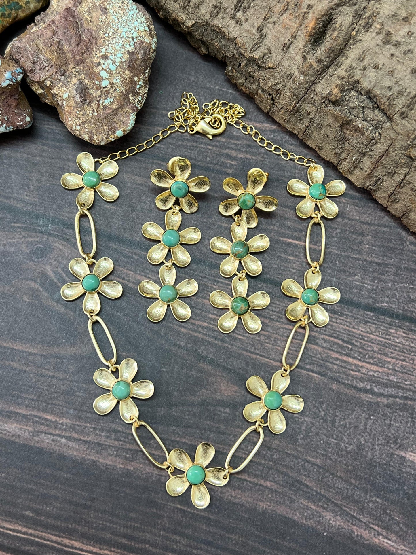 "THE GOLDEN COLLECTION" Handmade Natural Kingman Turquoise Gold Plated Daisy SET Necklace Earrings Set