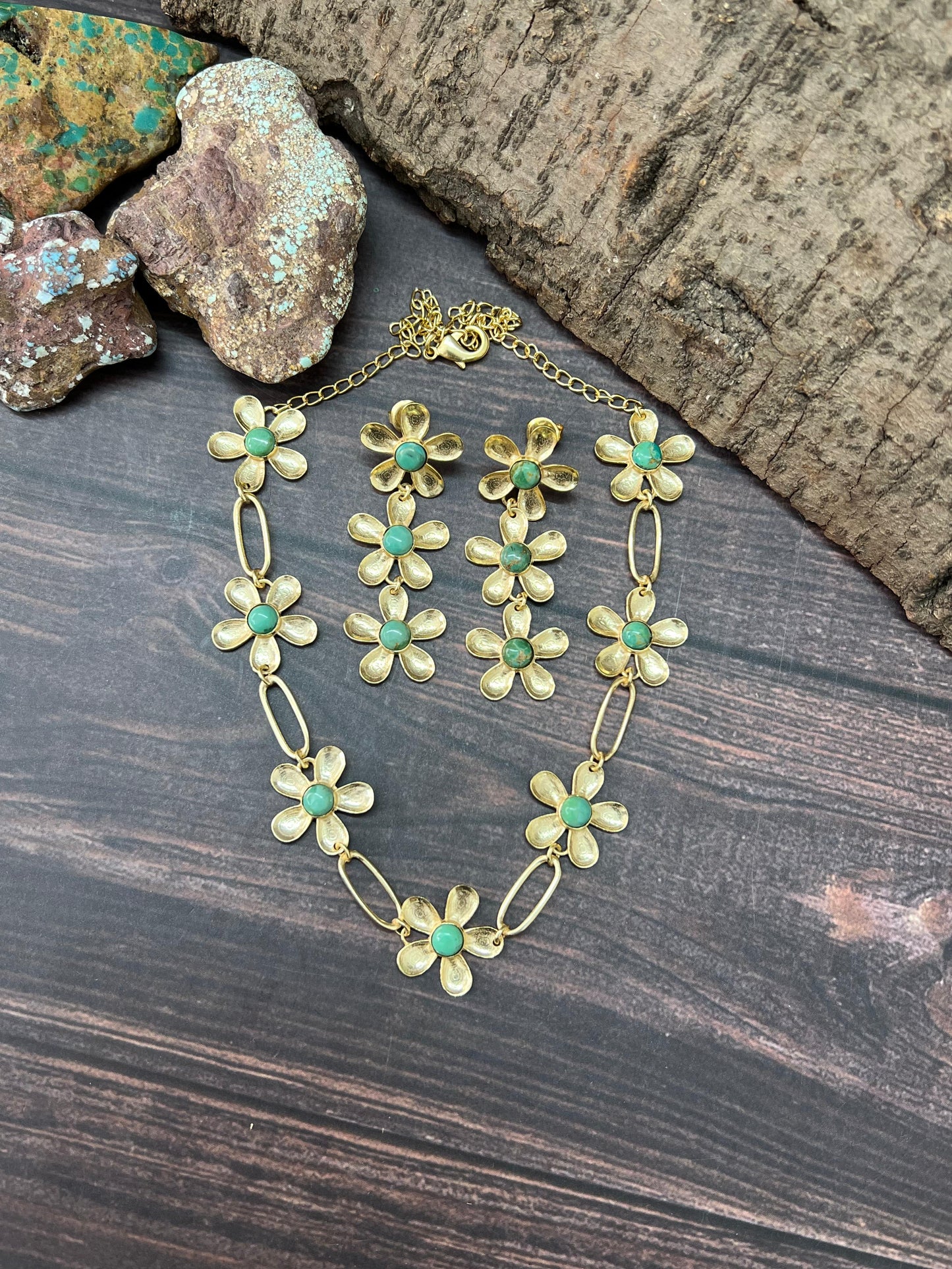 "THE GOLDEN COLLECTION" Handmade Natural Kingman Turquoise Gold Plated Daisy SET Necklace Earrings Set