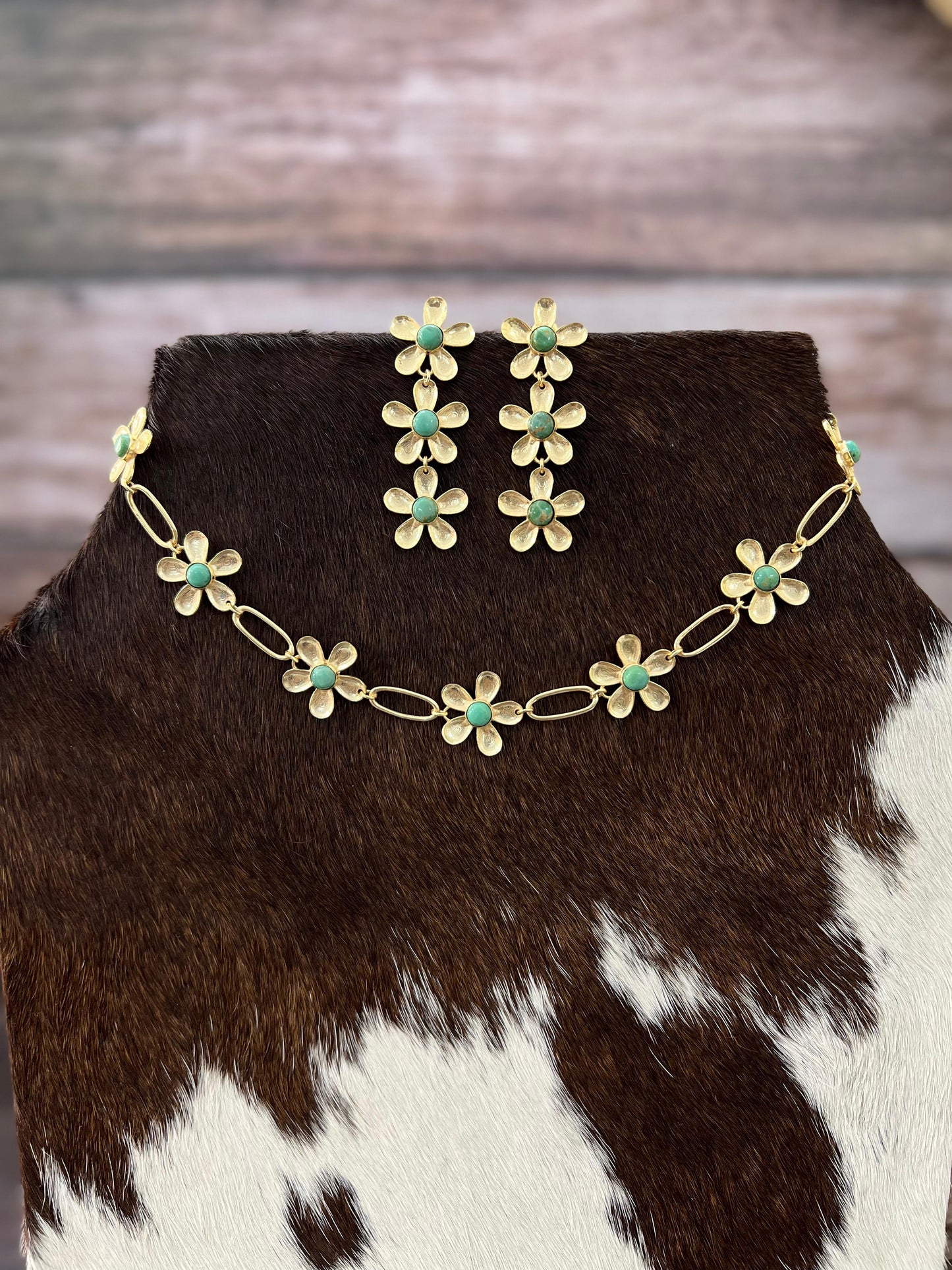 "THE GOLDEN COLLECTION" Handmade Natural Kingman Turquoise Gold Plated Daisy SET Necklace Earrings Set