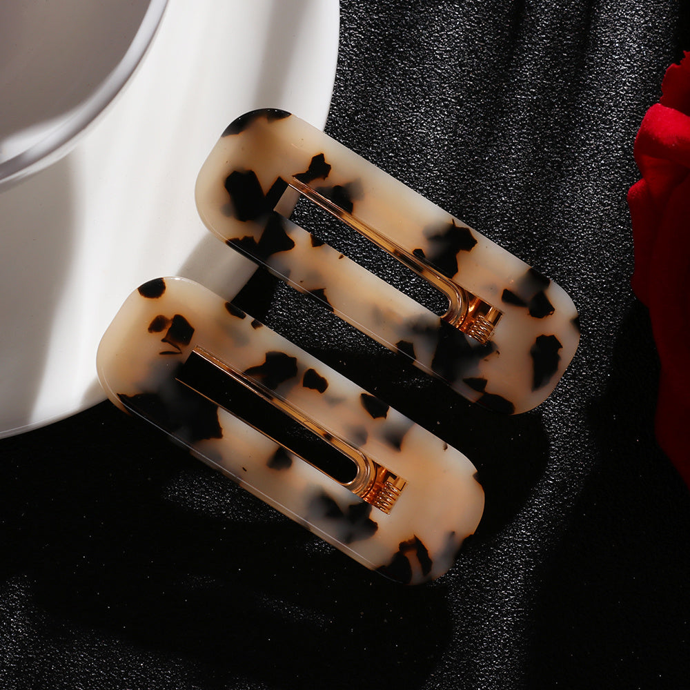 Large horsetail spring hairpin