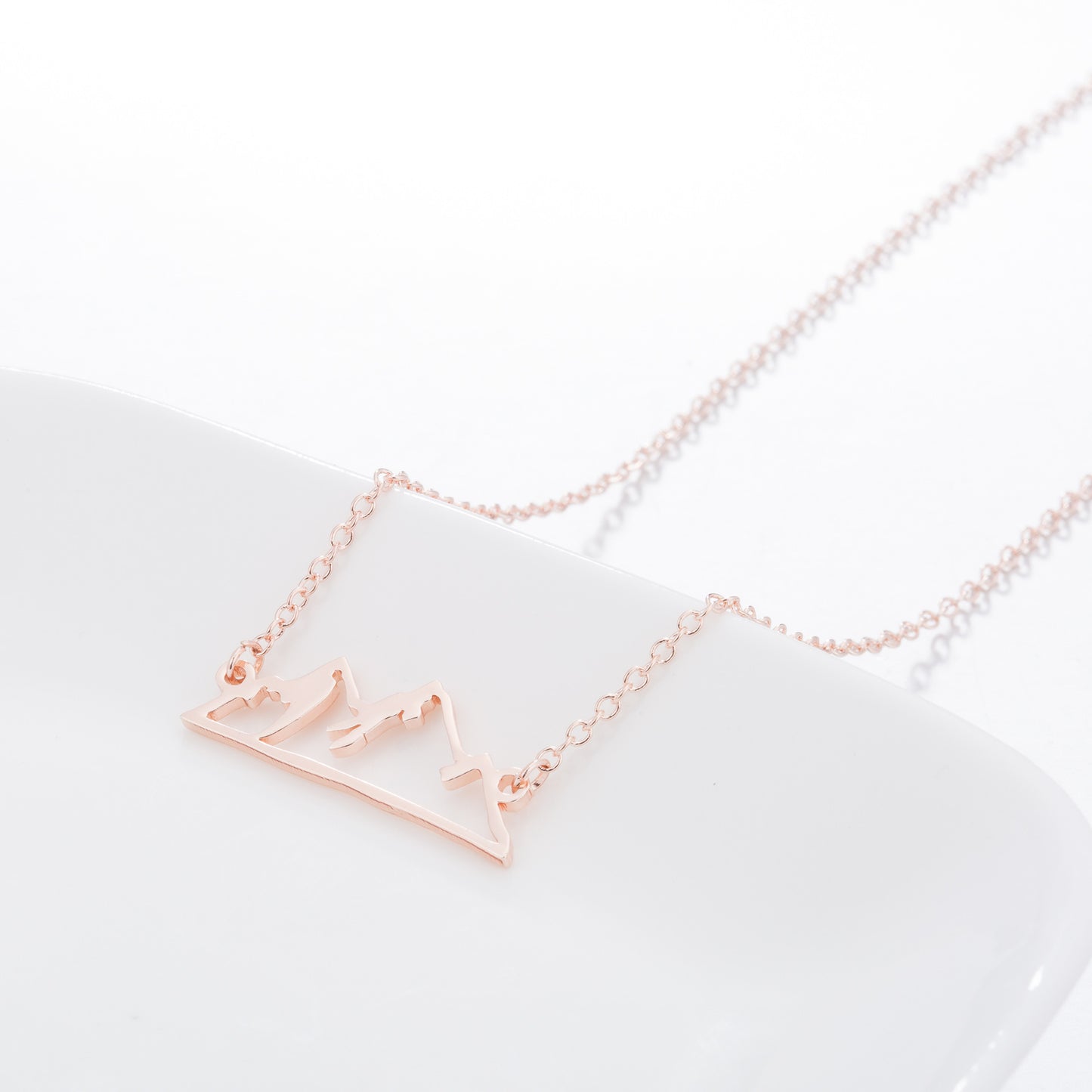 Fashion Mountain Personality Hollow Out Snow Mountain Ins Necklace Simple