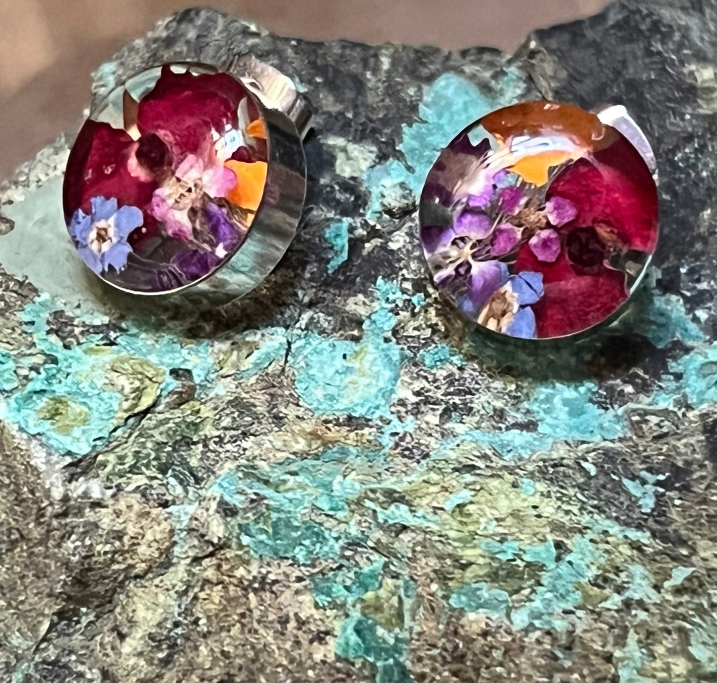 Primavera Small Round Earrings on Post