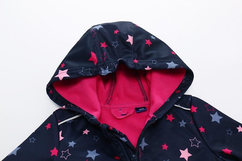 Modern Designer Ski suit For Children Soft Shell Outdoor Jacket Waterproof  Fleece Lining Jumpsuit For Boys and Girls In Modern Colorful Design