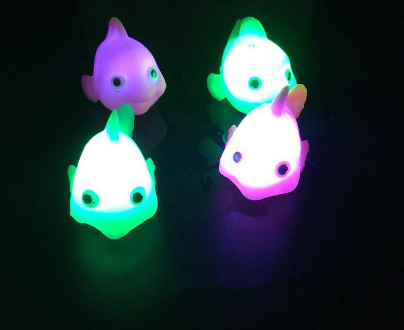 Baby Bath Flashing Light Toys Water Reaction Flashing Baby Bathroom Fish Toys LED Lamp for Toddler For Baby Shower Kids Toys