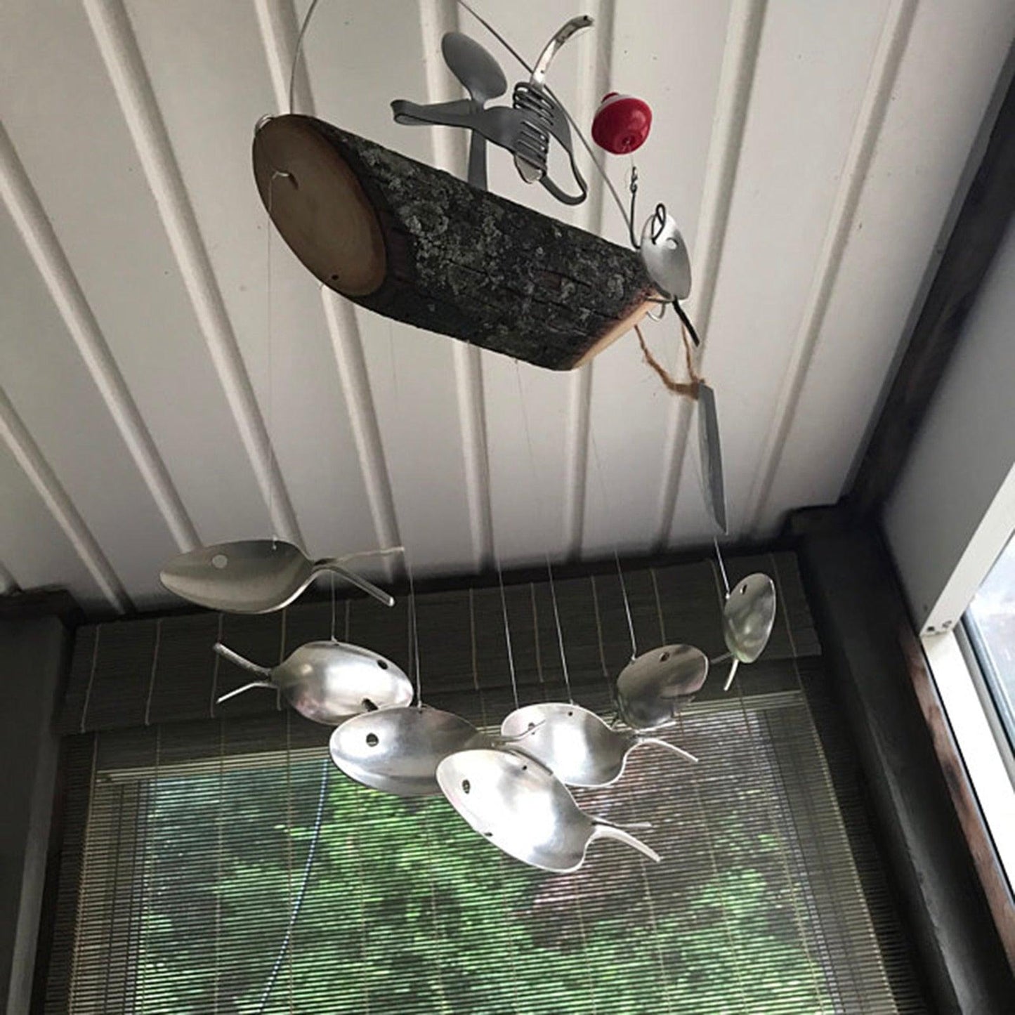 Creative Fishing Man Spoon Fish Sculptures Wind Chime Home Bedroom Painted Fish Mobile Tropical Fish Home Decor  Yard Garden Hanging Ornament Decoration