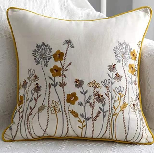 European Floral Cushion Cover Cotton Pillowcases Yellow Botanical Flowers and Green Leaves Floral Garden Pattern Printed Cushion Home Decor Rectangle Pillow Cover