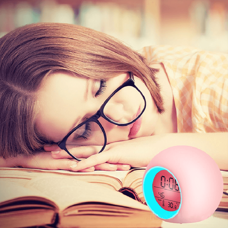 Kids Digital Alarm Clock 7 Color Night Light Snooze Temperature Detect Children Sleep Bedside Color Night Light Snooze Temperature Detect for Toddler Children Boys and Girls Students to Wake up at Bedroom Bedside Cute Wake Up Timer Alarm Clock