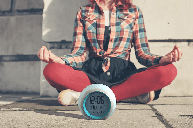 Kids Digital Alarm Clock 7 Color Night Light Snooze Temperature Detect Children Sleep Bedside Color Night Light Snooze Temperature Detect for Toddler Children Boys and Girls Students to Wake up at Bedroom Bedside Cute Wake Up Timer Alarm Clock