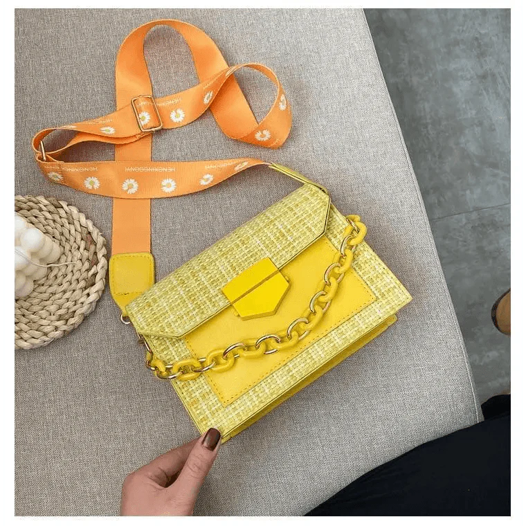 Luxury Wide Strap Shoulder Bags for Women And Girls Designer Lady Handbags and Purses Fashionable Chain Messenger Crossbody Bags