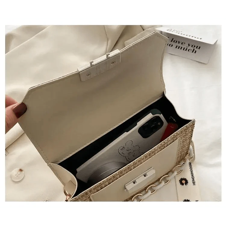 Luxury Wide Strap Shoulder Bags for Women And Girls Designer Lady Handbags and Purses Fashionable Chain Messenger Crossbody Bags