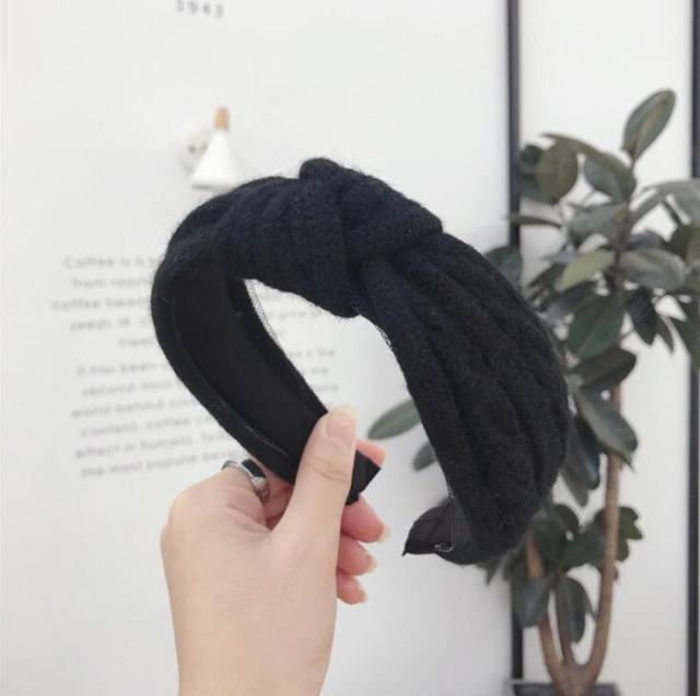 New Winter Knitted Headband Women Warm Handmade Hairband Girls Fashion Solid Turban Center Knot Casual Gorgeous Hair Accessories For Women