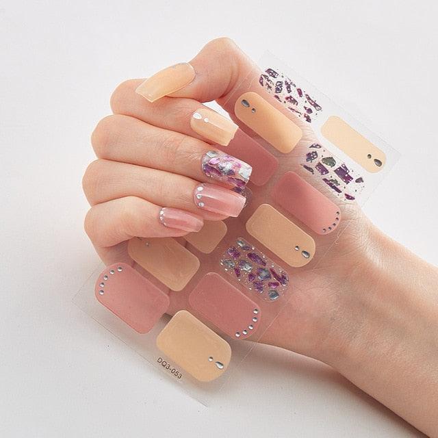 New Year Patterned Nail Decor Nail Polish Nail Art Stickers Full Beauty Sticker for Nails Nail Accessorie Christmas Nail Sticker 3D Nail Art Stickers Decal Slider Template Diy Nail Tool Decorations Nail Art Design Self Adhesive Luxury Designer Nail Sticke