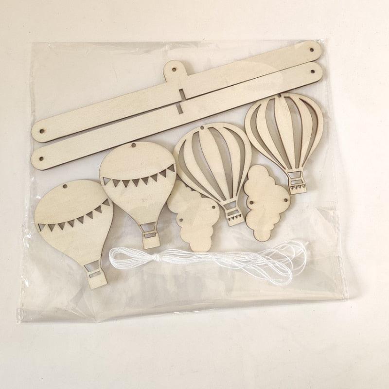 Wooden Hot Air Balloon Wind Chime Hanging Toys Baby Bed Bell Kids Room Decoration Wall Hanging Ornaments Nursery Decor Photo Props  For Kids Wind Chimes Decorations