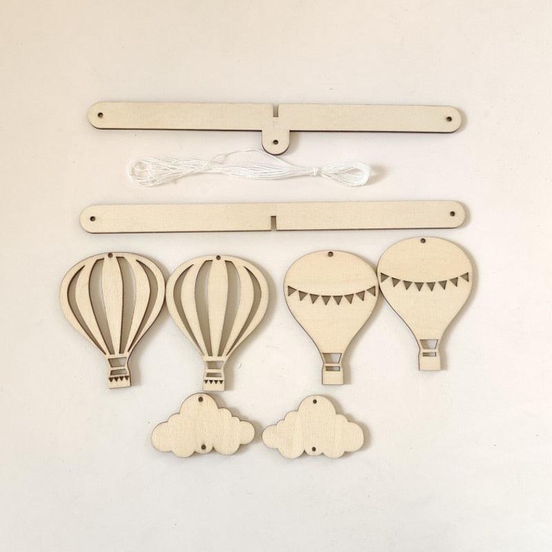 Wooden Hot Air Balloon Wind Chime Hanging Toys Baby Bed Bell Kids Room Decoration Wall Hanging Ornaments Nursery Decor Photo Props  For Kids Wind Chimes Decorations